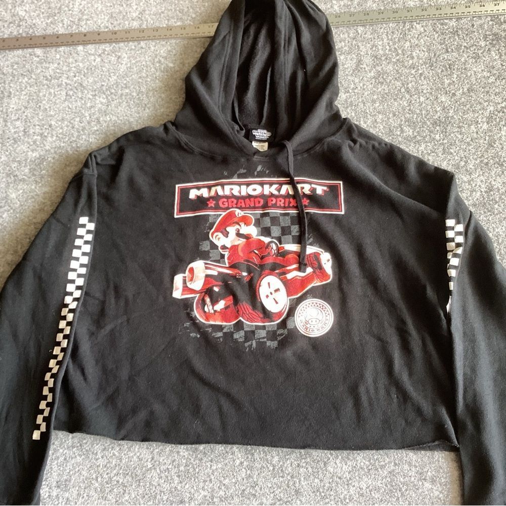 Nintendo Clothing Brand,Mario Kart Grand Prix Black Cropped Hoodie Size Large